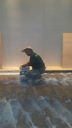 服務項目:屋頂、外牆、窗戶露台防水、陽台防水、窗緣防水、花台防水、冷氣框防水、外牆防水、廚房防水、樓層接縫、室內地坪防水、中庭花園、消防池防水、污水槽防水、中間樁止水、地下室外牆、施工縫、電梯機坑、筏基防水等。以上都是建築物常見的台北抓漏原因所在。