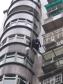 專門針對房仲業及社區進行防水、抓漏、修護工程，估價完全免費！